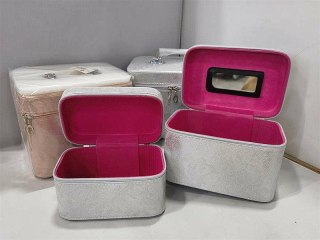 Adar Kuferek M z lusterkiem, zapinany na zamek Adar (587496)