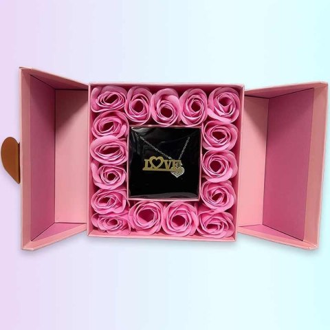 Ozdoba walentynkowa Flower Box Łańcuszek mix wzorów z różami mydlanymi